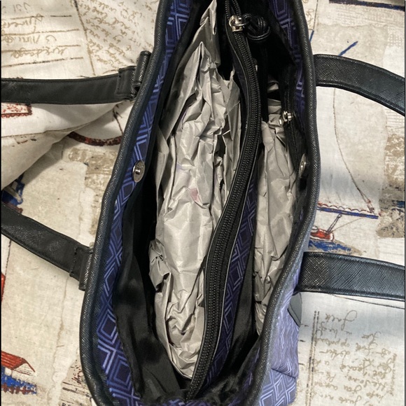 Purse - Picture 2 of 3